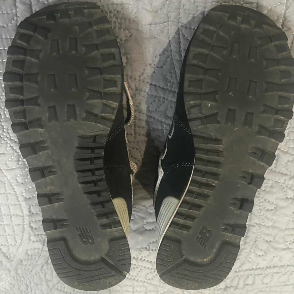 New Balance Black and Gray Retro Runner Sneakers - Picture 6 of 7